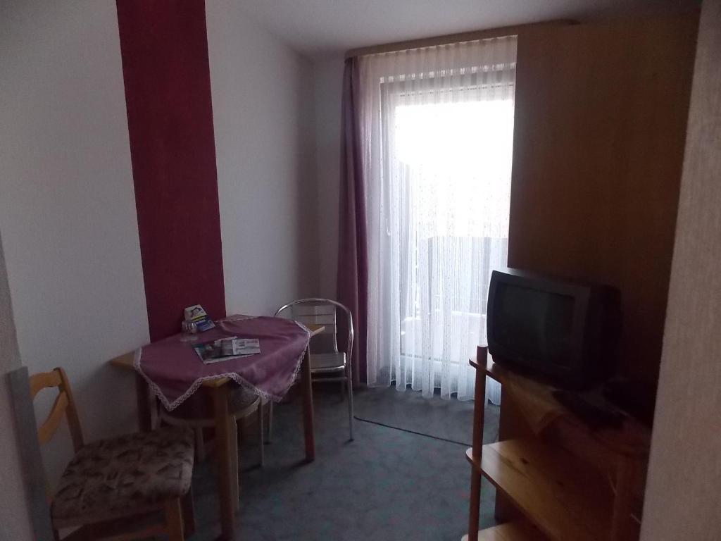Gasthof Rhoenperle Kothen  Room photo