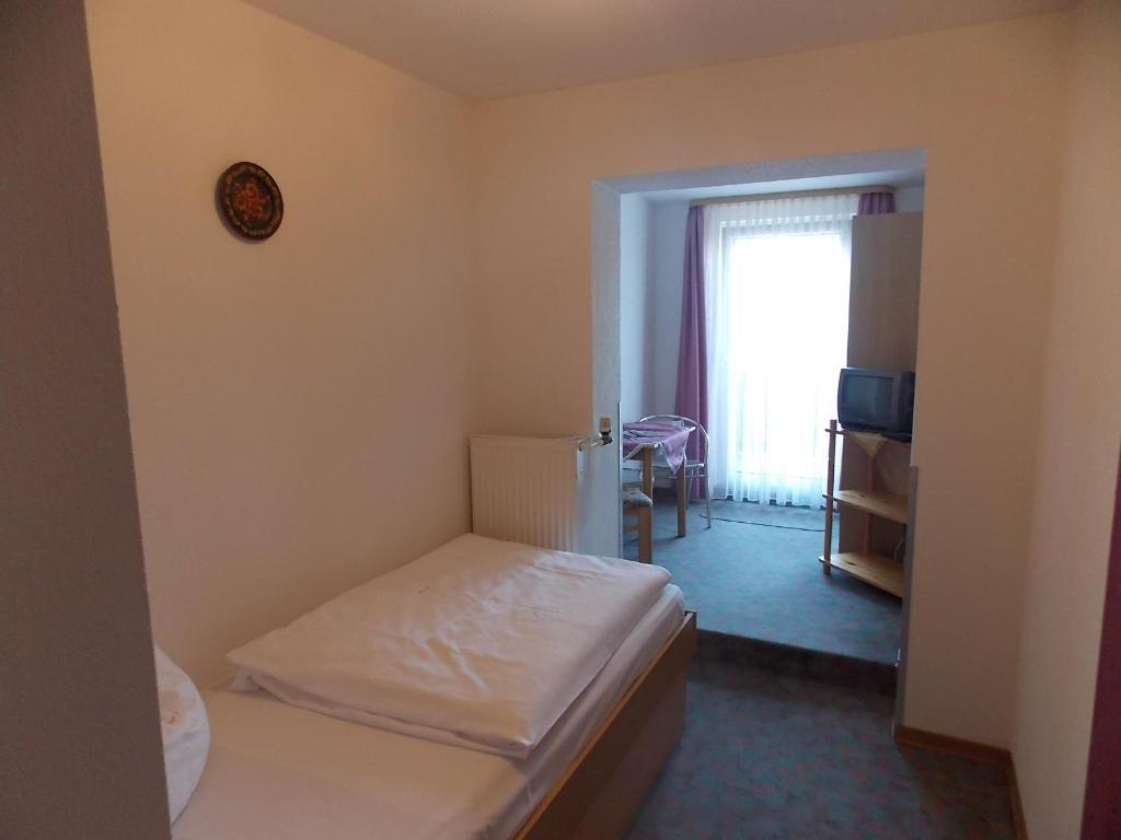 Gasthof Rhoenperle Kothen  Room photo