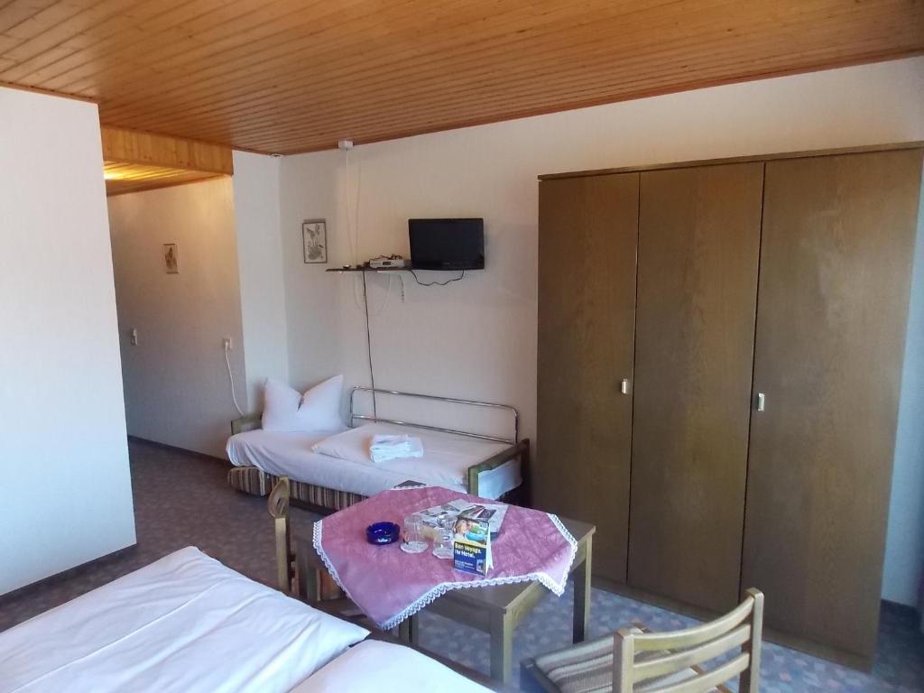 Gasthof Rhoenperle Kothen  Room photo